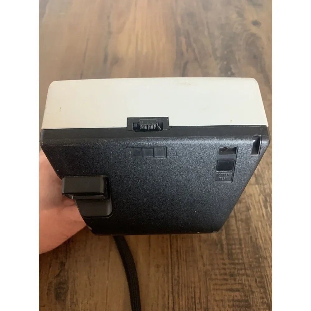 Vintage Kodak EK6 Instant Camera -‎ Polaroid type. UNTESTED